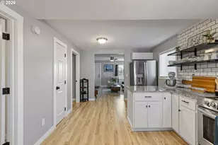 925 NE Cedar St, Roseburg, OR 97470 - Photo 15