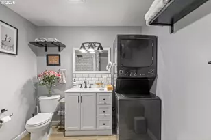 925 NE Cedar St, Roseburg, OR 97470 - Photo 23