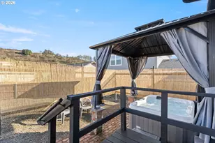 925 NE Cedar St, Roseburg, OR 97470 - Photo 31