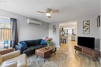 925 NE Cedar St, Roseburg, OR 97470 - Photo 7