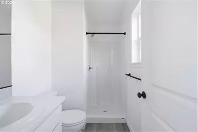 8718 SE Bybee Blvd, Portland, OR 97266 - Photo 23