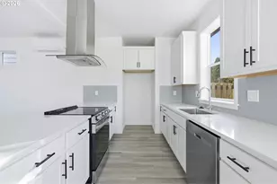 8718 SE Bybee Blvd, Portland, OR 97266 - Photo 9