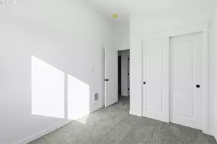 8718 SE Bybee Blvd, Portland, OR 97266 - Photo 19