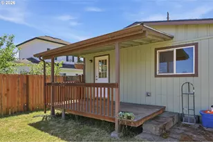 505 S 5th St, Harrisburg, OR 97446 - Photo 25