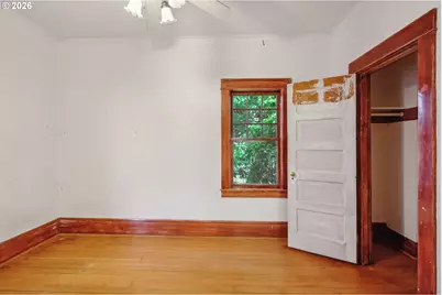 8921 SE Washington St, Portland, OR 97216 - Photo 19