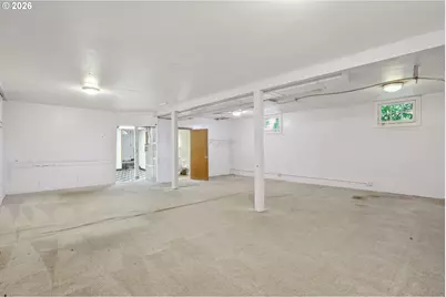 8921 SE Washington St, Portland, OR 97216 - Photo 31