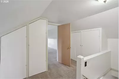 8921 SE Washington St, Portland, OR 97216 - Photo 21