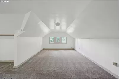 8921 SE Washington St, Portland, OR 97216 - Photo 23