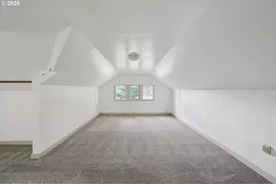 8921 SE Washington St, Portland, OR 97216 - Photo 23