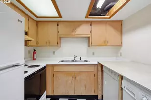 8921 SE Washington St, Portland, OR 97216 - Photo 29