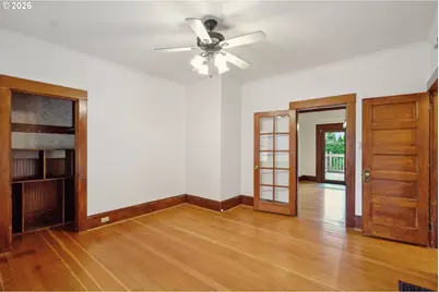 8921 SE Washington St, Portland, OR 97216 - Photo 17