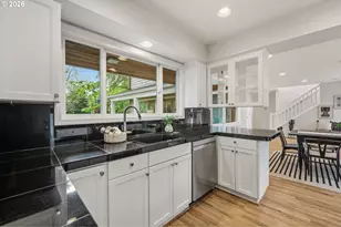 6710 SW 11th Dr, Portland, OR 97219 - Photo 19
