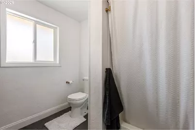 223 W Hazel St, Roseburg, OR 97471 - Photo 21