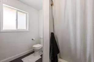 223 W Hazel St, Roseburg, OR 97471 - Photo 21