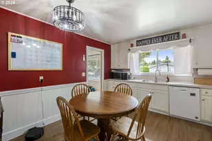 223 W Hazel St, Roseburg, OR 97471 - Photo 9