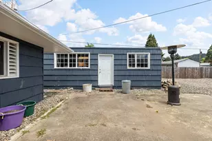 223 W Hazel St, Roseburg, OR 97471 - Photo 35