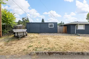 223 W Hazel St, Roseburg, OR 97471 - Photo 37