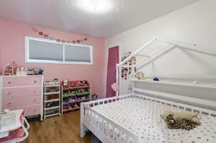 223 W Hazel St, Roseburg, OR 97471 - Photo 25