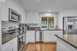 3893 SW 4th St, Gresham, OR 97030 - Photo 11