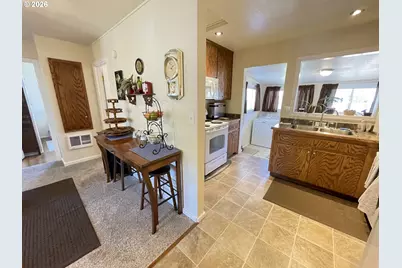 48440 Jasper Dr, Oakridge, OR 97463 - Photo 5