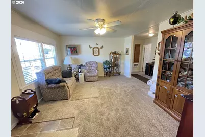 48440 Jasper Dr, Oakridge, OR 97463 - Photo 3