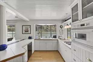 100 SE Harney St, Portland, OR 97202 - Photo 17