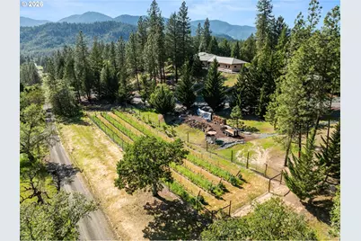 727 Earhart Rd, Rogue River, OR 97537 - Photo 41