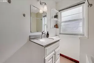 6504 N Commercial Ave, Portland, OR 97217 - Photo 23