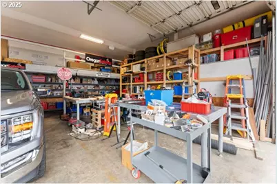 1049 S Broadway, Coos Bay, OR 97420 - Photo 15