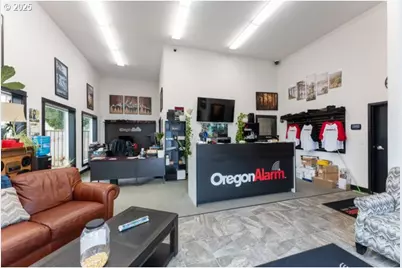 1049 S Broadway, Coos Bay, OR 97420 - Photo 5