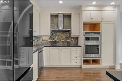 5425 SW View Point Ter, Portland, OR 97239 - Photo 19