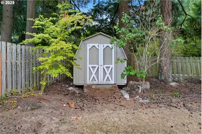 9360 SW Meadow Ln, Portland, OR 97225 - Photo 35
