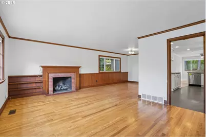 9360 SW Meadow Ln, Portland, OR 97225 - Photo 7