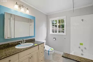 9360 SW Meadow Ln, Portland, OR 97225 - Photo 21