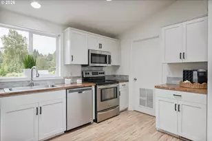 245 Sakari Ln, Kelso, WA 98626 - Photo 9