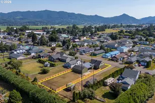 606 Evergreen Dr, Tillamook, OR 97141 - Photo 3