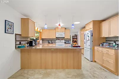 214 NW Seblar Dr, Portland, OR 97035 - Photo 9