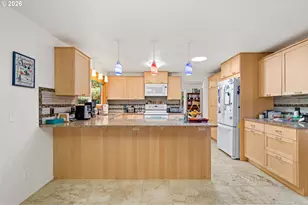 214 NW Seblar Dr, Portland, OR 97035 - Photo 9