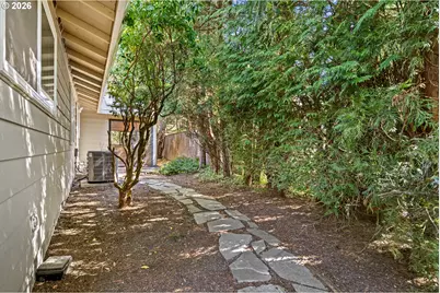 214 NW Seblar Dr, Portland, OR 97035 - Photo 27