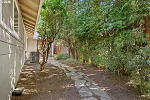 214 NW Seblar Dr, Portland, OR 97035 - Photo 27