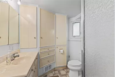 770 18th Ave, Coos Bay, OR 97420 - Photo 31
