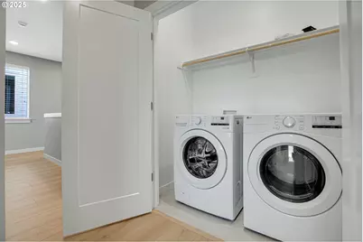 16473 NW Liberty St, Portland, OR 97229 - Photo 17