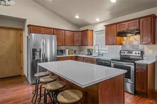 8725 SE 91st Ave, Happy Valley, OR 97086 - Photo 3