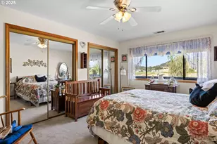 268 Capital Ln, Roseburg, OR 97471 - Photo 17