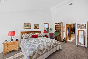 268 Capital Ln, Roseburg, OR 97471 - Photo 13