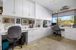 268 Capital Ln, Roseburg, OR 97471 - Photo 19