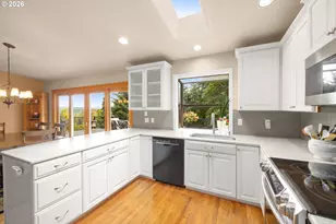 1662 Fircrest Dr, Lake Oswego, OR 97034 - Photo 11