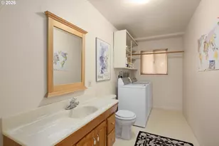 1662 Fircrest Dr, Lake Oswego, OR 97034 - Photo 25