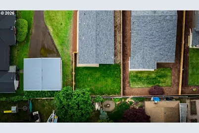411 S 1st St, Silverton, OR 97381 - Photo 17