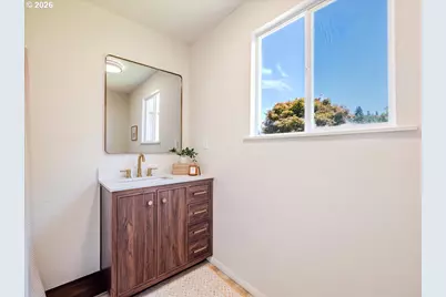 411 S 1st St, Silverton, OR 97381 - Photo 13